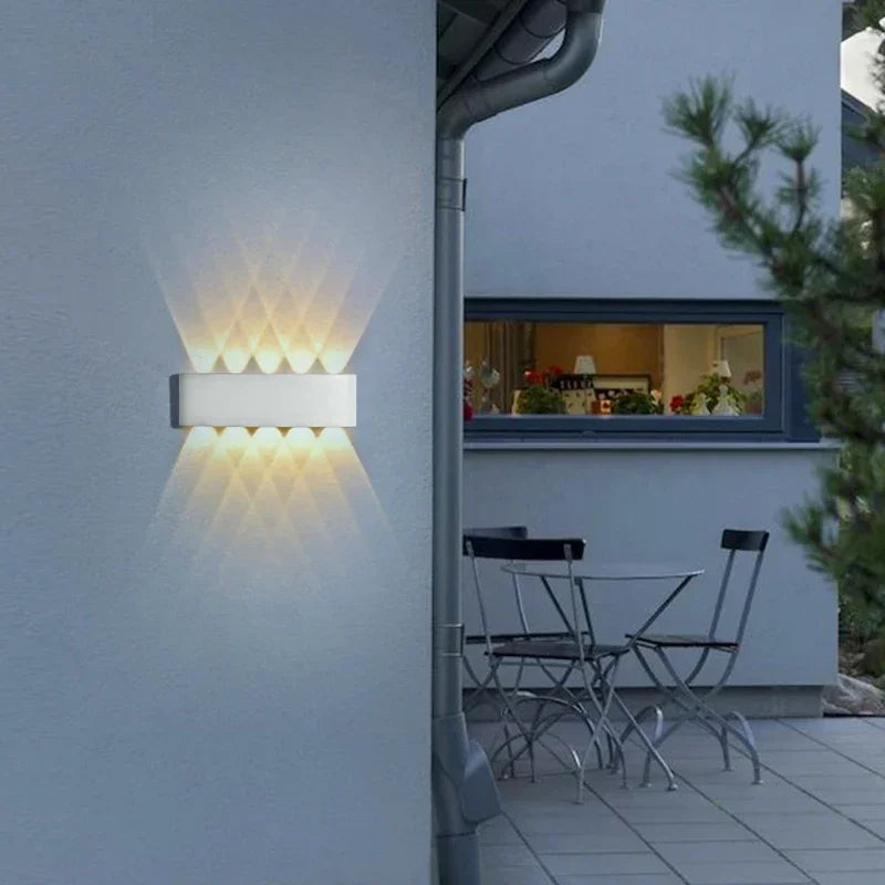 IP65 Αδιάβροχο Φωτιστικό Τοίχου Μοντέρνα LED Φωτιστικά Τοίχου για Εξωτερικό Κήπο Απλίκα Διακόσμηση Σαλονιού Φόντο Μαύρος Προβολέας Φωτισμού