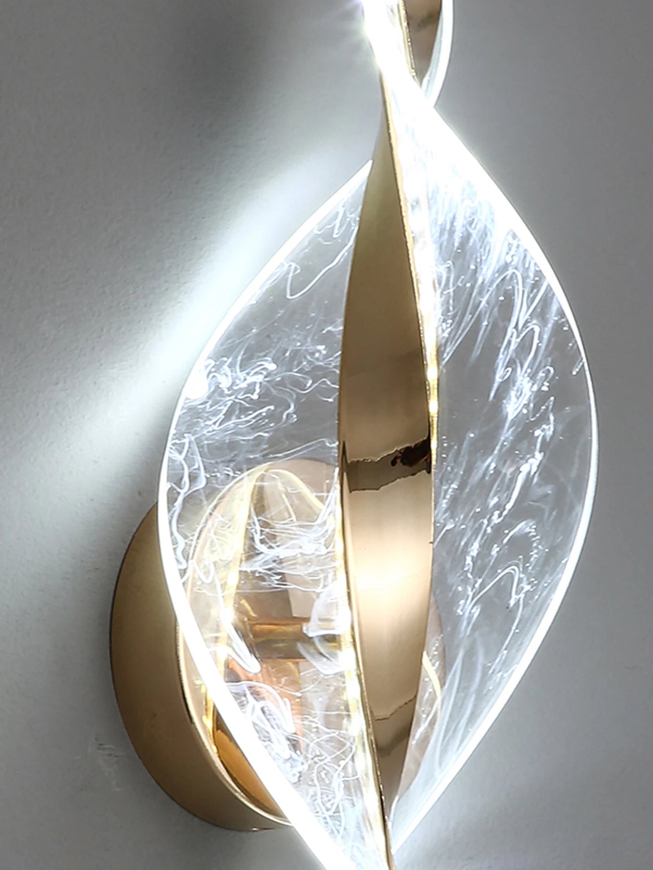 Acrylic 1pc Gold/Black Modern Wall Sconce for Hallways, Bedrooms and other Home Decor, LED Outdoor Wall Sconce